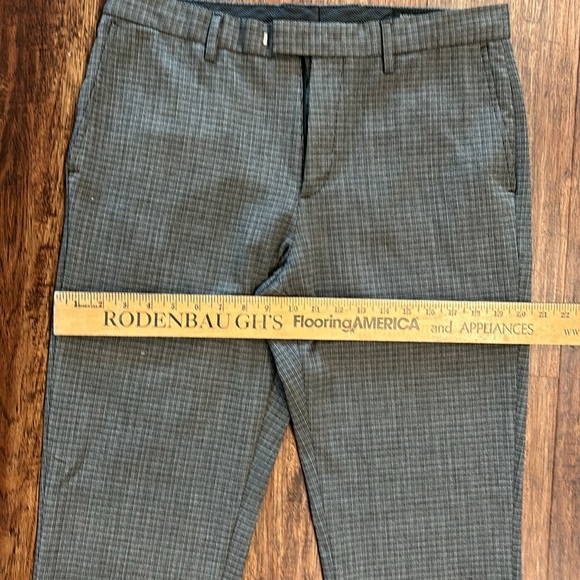 Banana Republic Women’s Slim Fit Trousers 33x32 Black & Gray Micro-Check Pattern - Picture 5 of 8